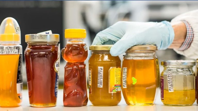 Mierea falsa este peste tot! Afla cum sa faci diferenta!