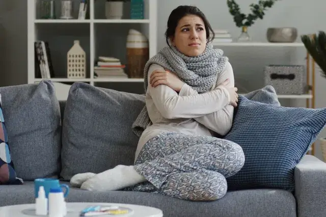 Frisoane fără febră: Cele mai frecvente cauze și eventuale tratamente