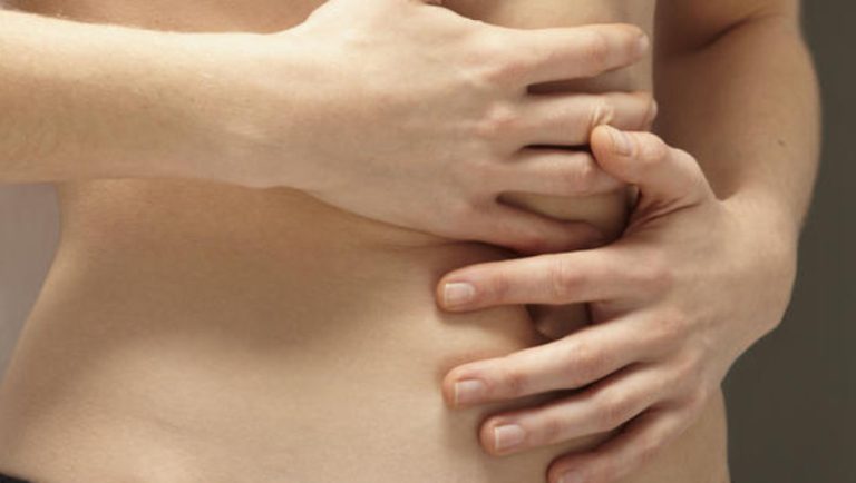 Dureri in partea stanga sub coaste: cauze si cand trebuie sa te consulte un doctor